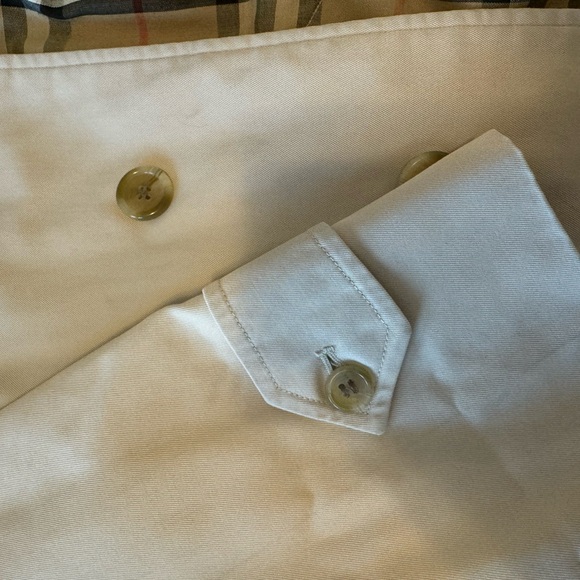 Vintage Burberry Coat - Picture 4 of 9